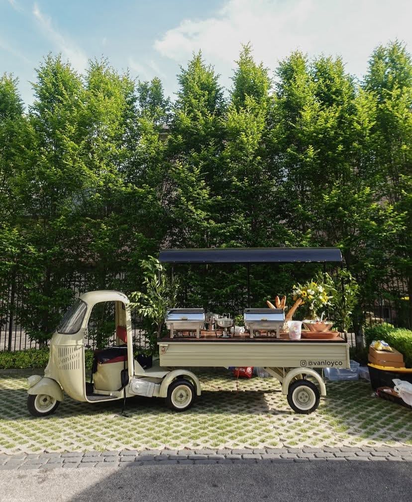 Side profile of Ape Bajaj Pentaro long‑bed deck